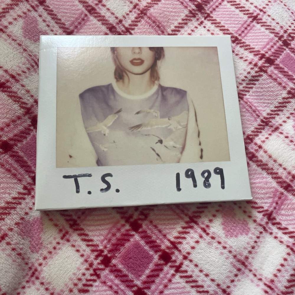 Taylor swift 1989 album / big machine records